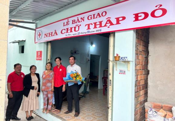 BÀN GIAO NHÀ CHỮ THẬP ĐỎ TẠI KHÓM 2, PHƯỜNG 1